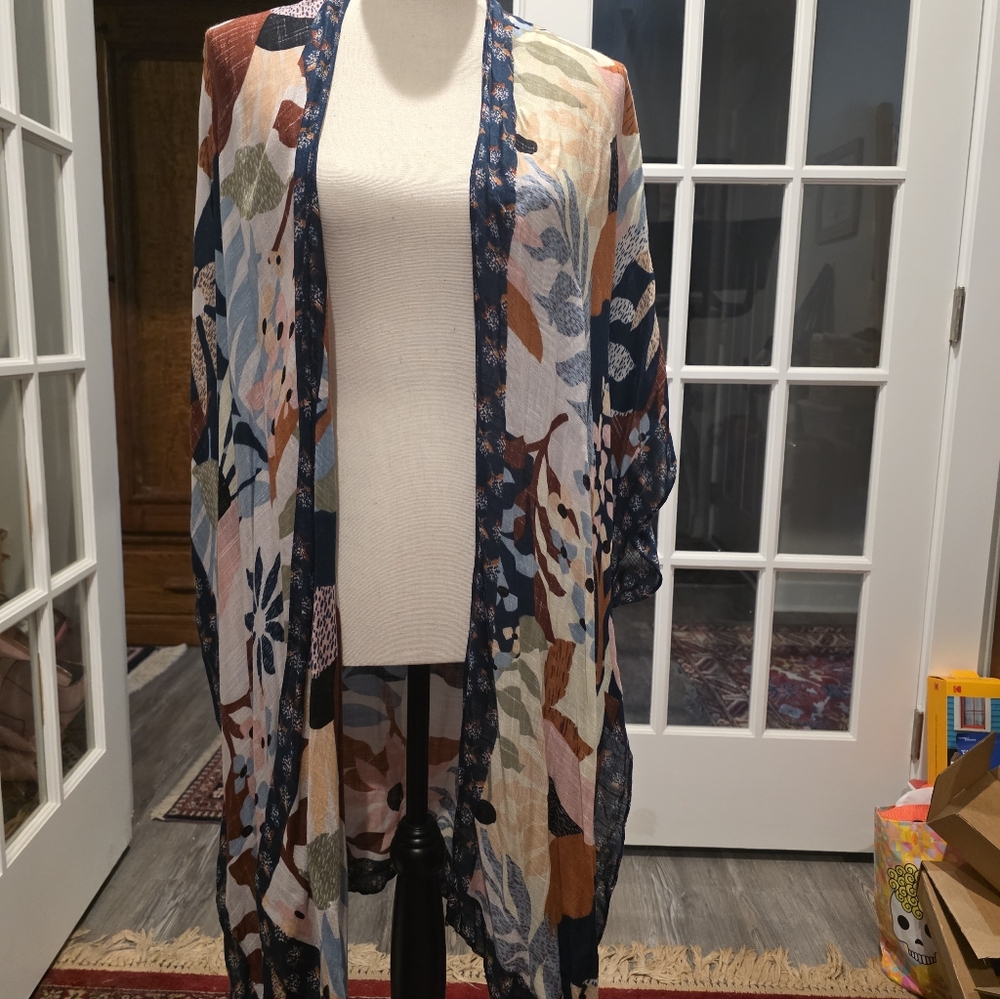 Avenue Zoe Viscose Scarf Cape Shawl.  Floral pattern